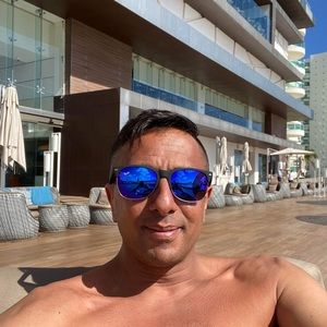 Meet your Posher, Salim